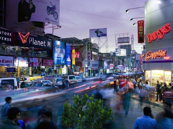 Mg Road One Bangalore Exterior foto